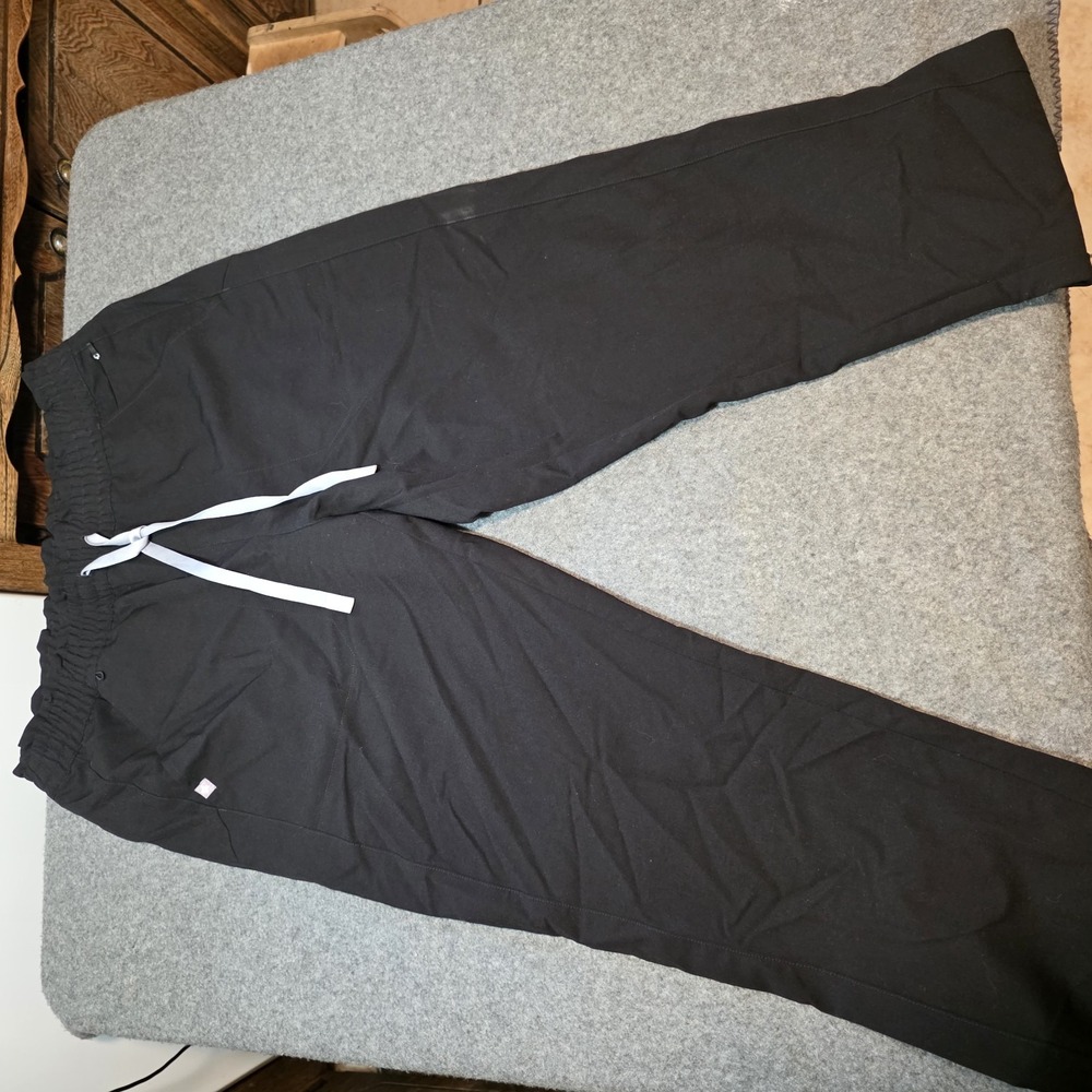 black FIGS jogger scrub pants Large B2